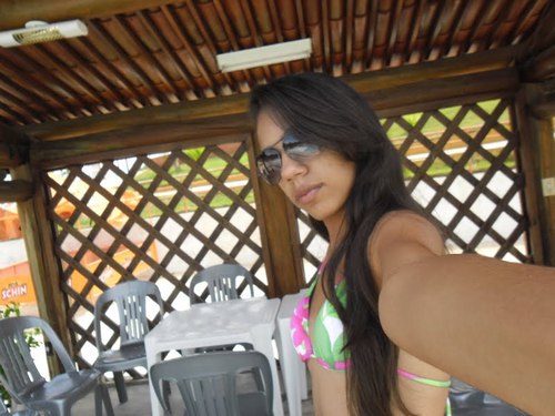 Não sou dona do mundo, Mas sou filha do dono! Eu sou muito ciumenta,estudiosa,engraçada, #FELIZ! Amo!S2' eu tenho 13 Anos