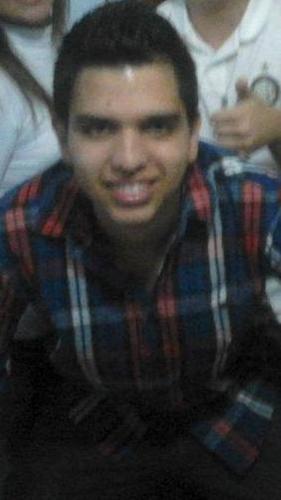 Ninguém pode mudar, E meu jeito moleque de ser! Eu sou : Corinthiano, pagodeiro, humilde, solteiro, sonhador, apaixonado, família, amgs... amo tocar #Cavaquinho