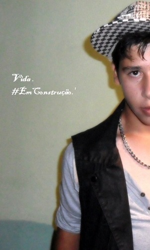 msn:edinhofreestep@hotmail.com   Sou chato , engraçado , me acho bonitinho, adoro viver intensamente. Quer saber mais ? segue ae!  ou add no msn.