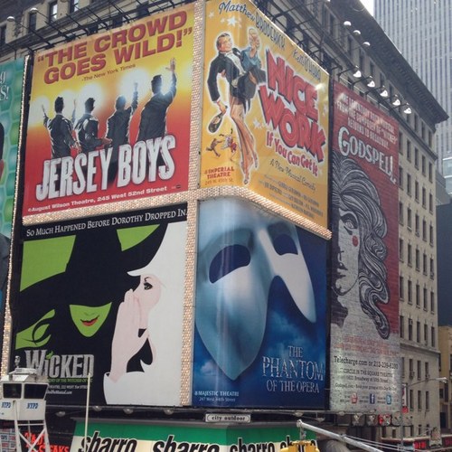 kidstheatre's profile picture. best of kids theatre!