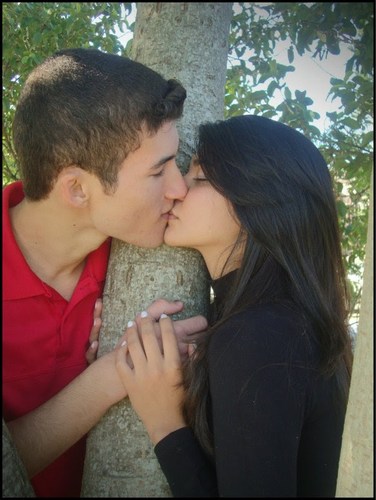 α meninα do sorriso sincero; dα risαdα esquisitαα; dos sonhos impossiveis; dα esperαnçα interminαvel; dα insegurαnçα constαnte;se envergonhα de tudo...