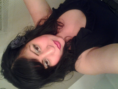 Hi im a 29 yr old single woman... i love to go out. n just have fun.. so if u c me out say wats up k.