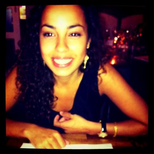 ShemaraFathi's profile picture. Eten, koken, wijn en zon / Eigenwijs en koppig