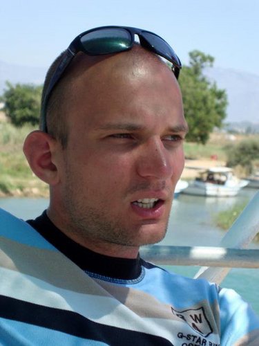 mariusrusu's profile picture. Servesc gânduri la rotisor!