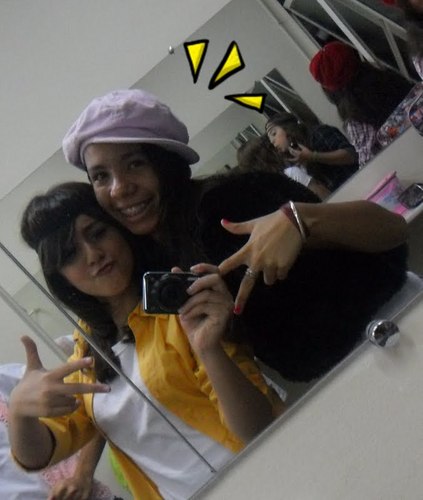 Sou carinhosa, tenho 17 anos , gosto de fazer bolo , Sou Bailarina e Sapateadora , gosto de conhecer gente nova e sou muito comunicativa e meiga