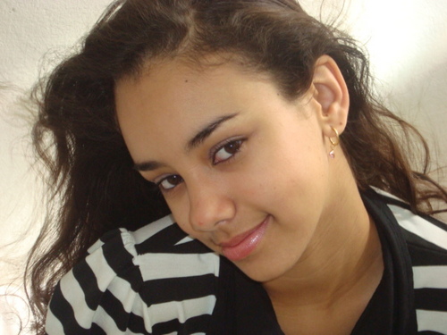 Sou teimosa, ciumenta, confusa, estressada e grossa.
E ainda assim,
consigo ser a pessoa mais sensivel do mundo..*