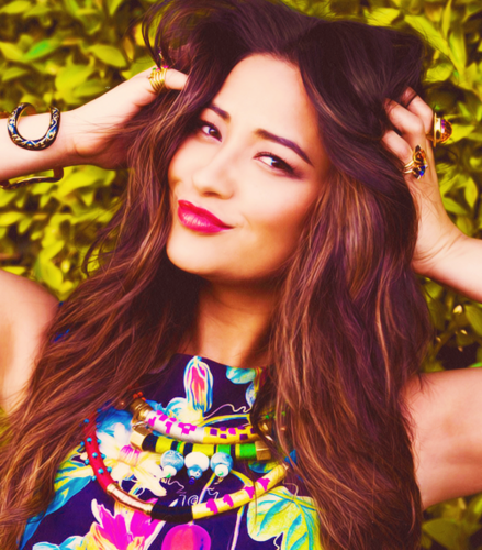 Pretty Little Liars I also got retweeted by @ashbenzo #teamfollowback #pisces SHAY MITCHELL