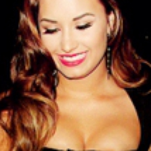 lesbodemzy's profile picture. Lesbian. 19. Fuck me.