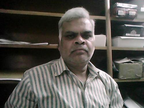 i am tax consultant in delhi having30 years experienece