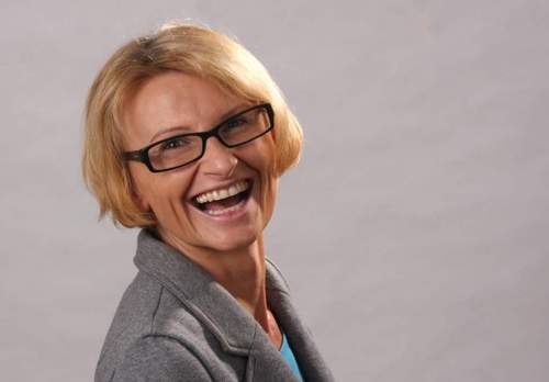 ishmaraBRauch's profile picture. ist lebenslustig & herzlich, Ganzheitlicher Coach,  Spirituelle Lehrerin, liebt reisen, fotografieren, Singen & Tanzen, Heilarbeit