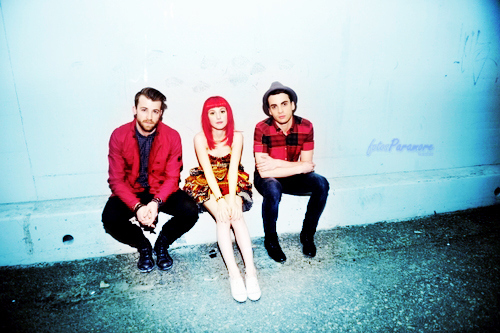 Forever and always supporting @paramore. ♥ 皿 @WeAreTheInCrowd follows!