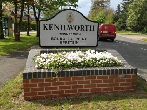 To bring together everyone with interested in kenilworth. As well as informing everyone about other things happening around kenilworth of interest.