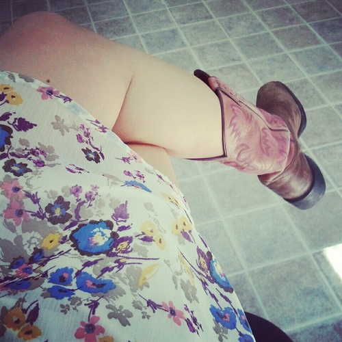 My time is split between the show ring & the farm. Occasional hot mess, but saved by Southern grace. (: