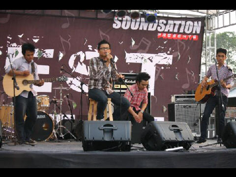 onelinemusic's profile picture. Accoustic band | Vocal @initial_DN_| Guitar @danielchavin |Bass @stepanus | Cayon @derysetiady
