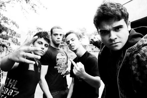 Fa Clube oficial da super banda Inside Shout nos siga seguimos de volta my space da banda é esse http://t.co/DoUTIWYUsT Curta o som!