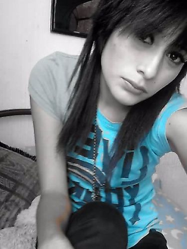 sirhenitapocket's profile picture. hi!!! soy una xika ala que le gusta loz videojuegos y el fucho y el helado, caminar por el centro, tomar fotos y ya