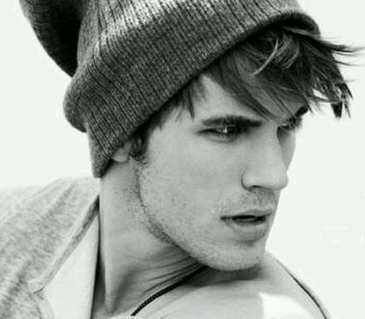 Dom, New York, Loves pizza and youtube! But mostly youtube :D FOLLOW BACK! FOLLOW4FOLLOW #followback