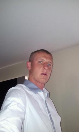 Darrenace100's profile picture. 