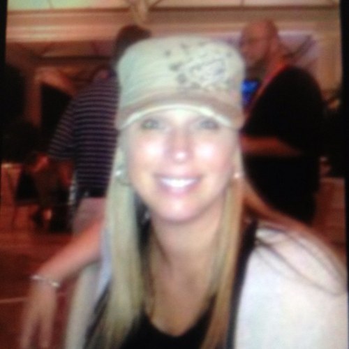 joy1971's profile picture. 