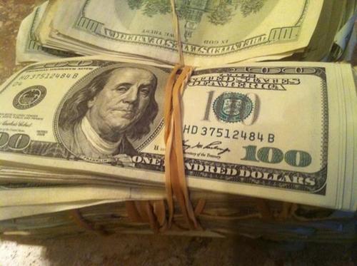 ArmaniMoneyDon's profile picture. Just a place where I can rant and bitch if I see cheating in sports or losing.  Love sports, music, expensive things, and sex.