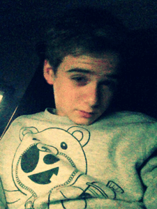 Amo muito: The Hunger Games, Caitlin Beadles, Chris Beadles, Cody Simpson, Alli Simpson, Demi Lovato 3