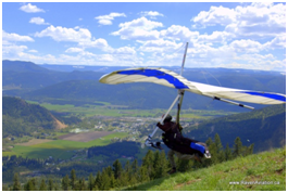 Fun Flyers Destination and home of Freedom Flight School offering lessons and tandems in Paraglding, Hang gliding, and motorized  ultralight trikes