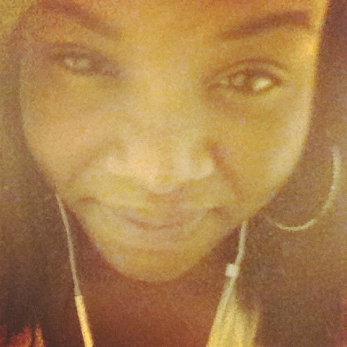 Donald Trumps god daughter n Oprah Winfrey's love child...2 kno me is 2 love me!!
#Volleyball #Capricorn #Celtics #Ravens Follow me&my Twubby-- @TrevorArdila_