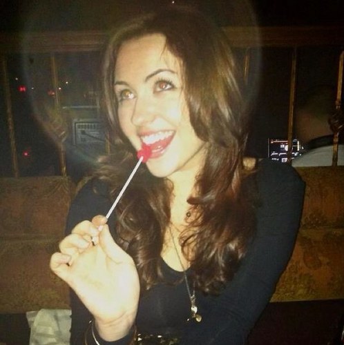 amandaleewolff's profile picture. The Wild and Wonderful World of Mamie the Pug and Amanda Lee. Now in 3D.