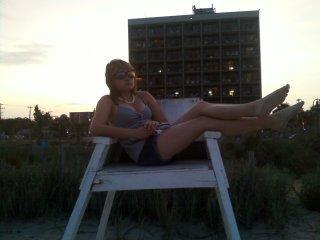 ayee.. my name is Erin &.. Music is my life..3