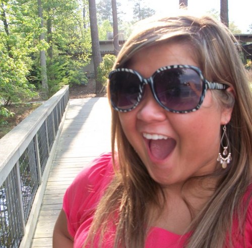 hollygirl221's profile picture. 