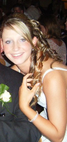 ello ello de name is kathleen..im 18..anything else you want to no just ask =]