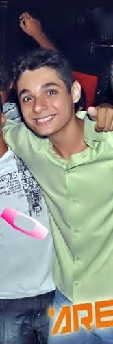 musico, parceiro, alegre, e meus chegados me chamam de  Guidão