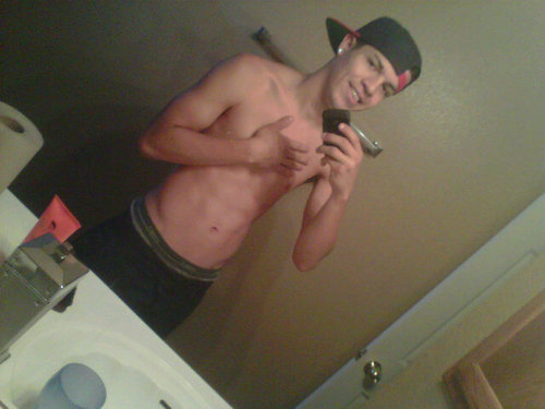 names david but alot of ppl call me daddy ha!! get at me im easy 2 tlk to n i have a great sense of humor ya digg! :p
