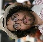 Hipster y nerd. Siempre estoy haciendo algo. No se lo que es estar aburrido. Soy hijo político de México.