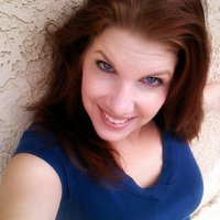 Lisa Munoz - @piecesofus Twitter Profile Photo