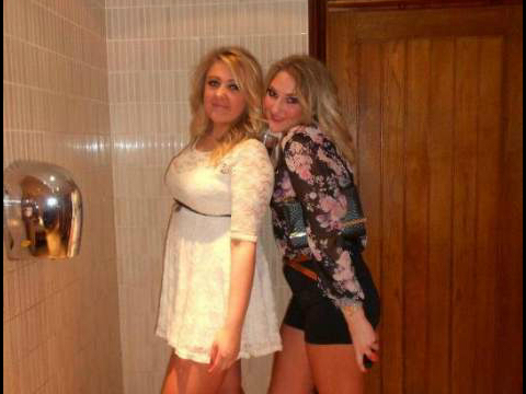 RoseDennis1990's profile picture. 