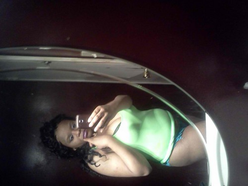 whats goodie twitter im single bi go both ways love to have fun if u wanna kno to much u just too damn nosey