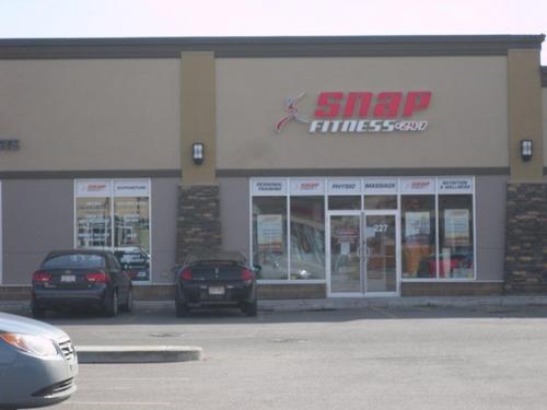 Okotoks' one and only 24 hour fitness facility complete with Physiotherapy & Sports Conditioning.