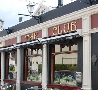 The Club Dalkey is a traditional bar and restaurant located in Dalkey village in Dublin. Excellent carvery lunches, early bird and a la carte menus.