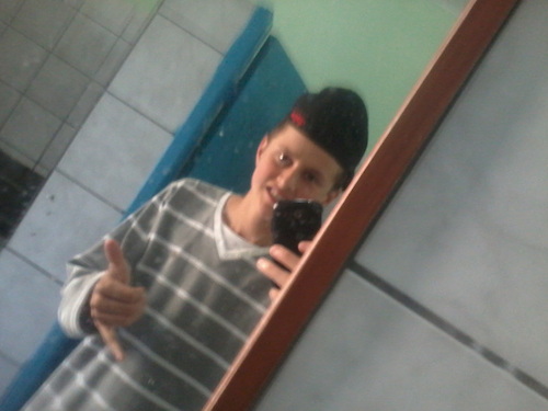 Um tesouro nem sempre é um amigo.
Mas um amigo smp é um tesouro..
Te amo tesouro 33 / @feiosa__ aquii