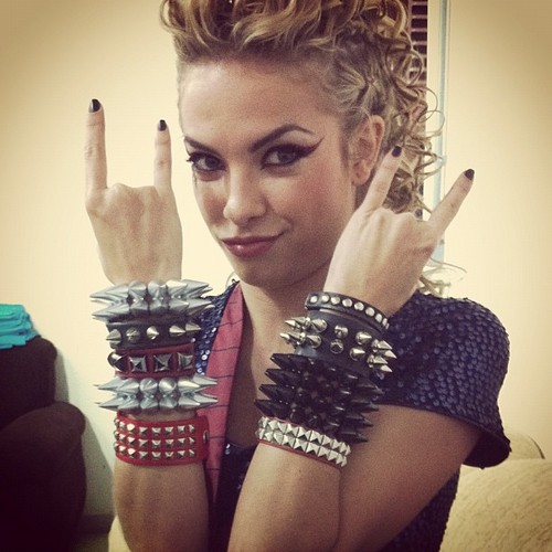Amo muitooo a Lua ela é muitoo lindaaa *----*