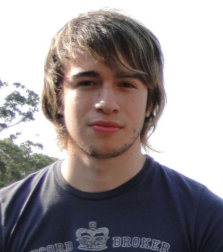 Fã clube dedicado ao baterista @lucasgiorgetta da banda @cartaoficial .   MYSPACE DA BANDA http://t.co/Qhplq0Vw