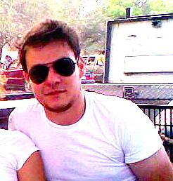 lucarfalcan's profile picture. Ing. en Materiales -Don't follow patterns, just take the chances!