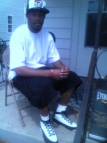 cool laid back nigga take shit from nobody gettin money is my motivation #Just3gang #J3MG