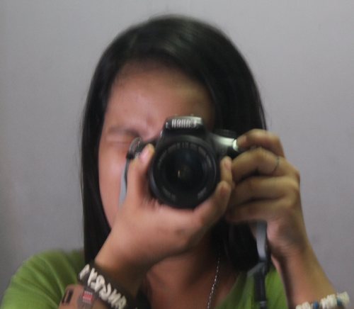 Kung hindi man tayo hanggang dulo. wag mung kakalimutan nandito lang ako, laging umaalalay. hindi ako LALAYO. :/ ♥