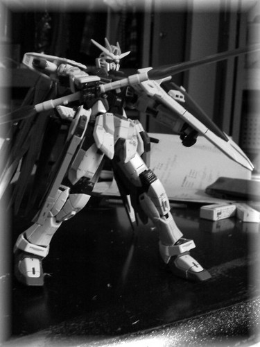 tu865's profile picture. ガンプラ作り続けて8年　東日本大震災で今まで作ってきたプラモのほとんどが全滅するという大損害をくらいながら　めげずに作り続けている高一男子now