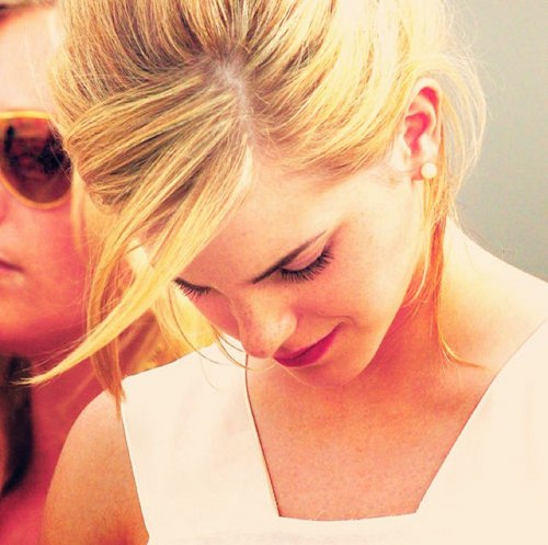 CelesticFake's profile picture. There's alwaya a little magic all around us, we just have to open our eyes and see it. -single-