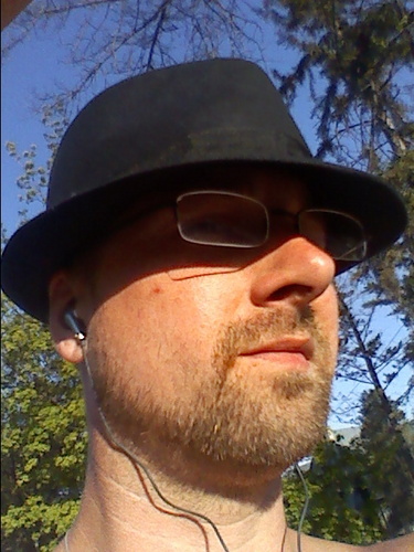 damosinco's profile picture. @26z Personal Assistant 'I live my life to the fullest with the wind on my back and ground beneath my feet.'