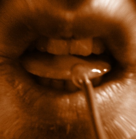 JulienOttavi's profile picture. Médiactiviste, artiste-chercheur, poète, théoricien et arracheur de langue, compositeur / musicien, réalisateur de films expérimentaux et performeur.