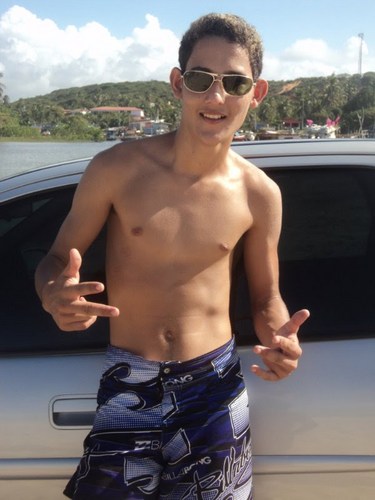 Estudante,18 anos,Solteiro,Virginiano, Extrovertido,Alegre,Dono Da EQP @OZ__Atraentes, Seguindo a Vida Na Paz e Na Humildade.